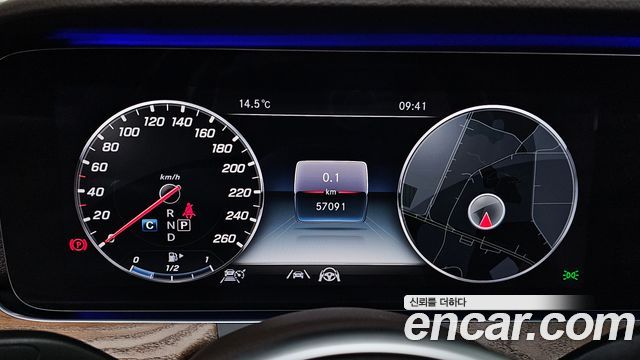 Mercedes-Benz E-Class E300 4MATIC Exclusive