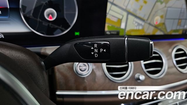 Mercedes-Benz E-Class E300 4MATIC Exclusive