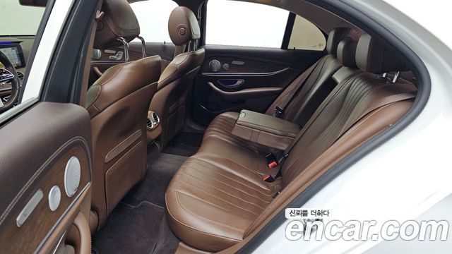 Mercedes-Benz E-Class E300 4MATIC Exclusive