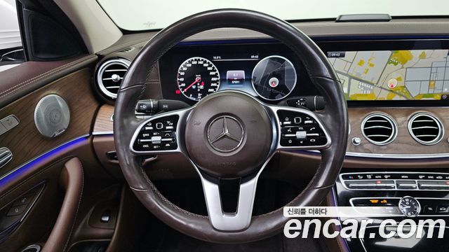 Mercedes-Benz E-Class E300 4MATIC Exclusive