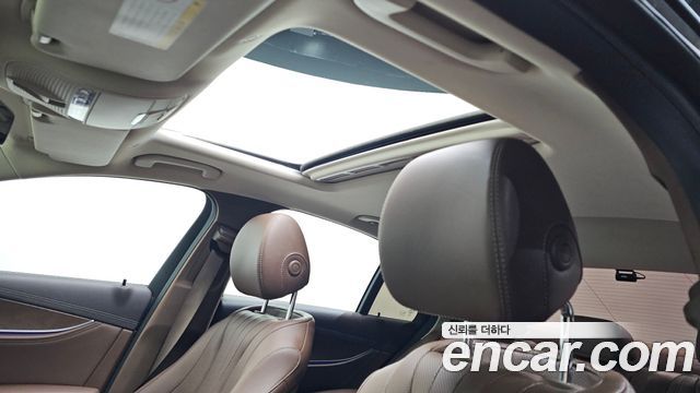 Mercedes-Benz E-Class E300 4MATIC Exclusive
