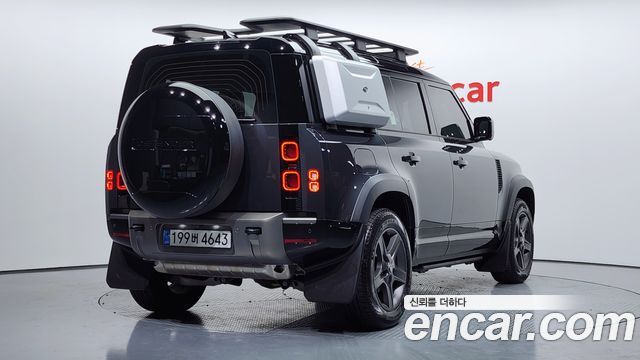 Land Rover Defender 110 P300 X-Dynamic SE
