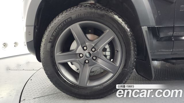 Land Rover Defender 110 P300 X-Dynamic SE