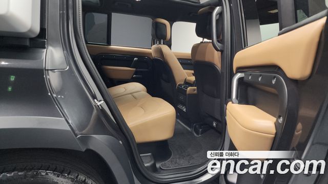Land Rover Defender 110 P300 X-Dynamic SE
