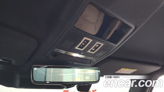 Land Rover Defender 110 P300 X-Dynamic SE