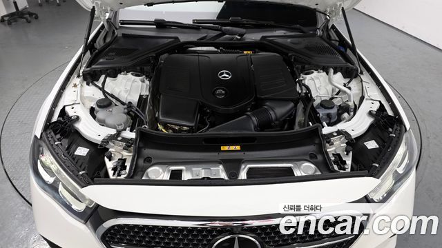 Mercedes-Benz E-Class E200 Avantgarde
