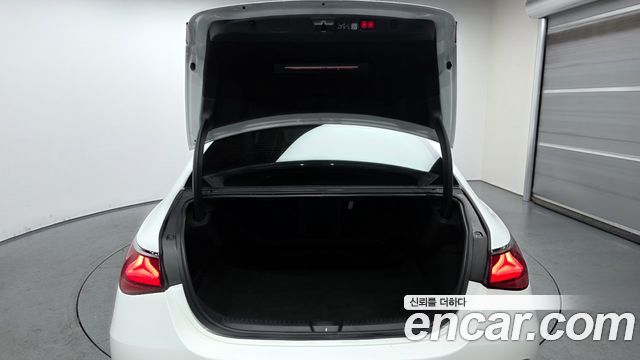 Mercedes-Benz E-Class E200 Avantgarde