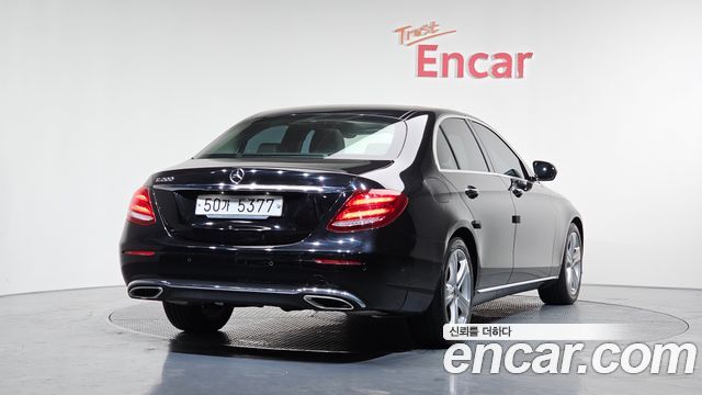 Mercedes-Benz E-Class E200 Avantgarde