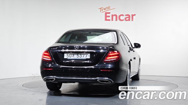 Mercedes-Benz E-Class E200 Avantgarde