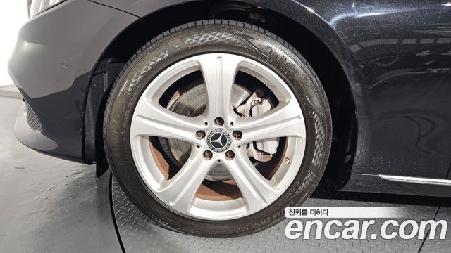 Mercedes-Benz E-Class E200 Avantgarde