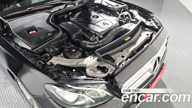 Mercedes-Benz E-Class E200 Avantgarde