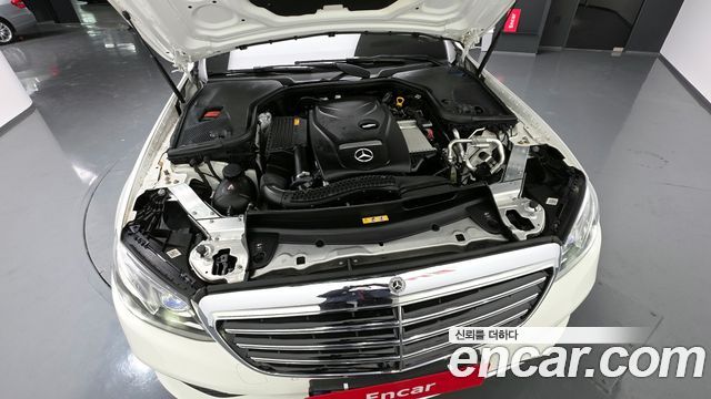 Mercedes-Benz E-Class E300 4MATIC Exclusive