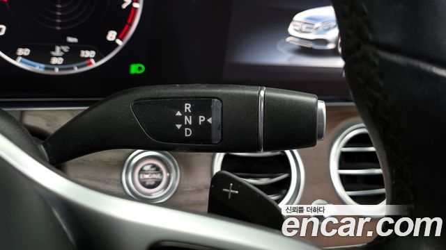 Mercedes-Benz E-Class E300 4MATIC Exclusive