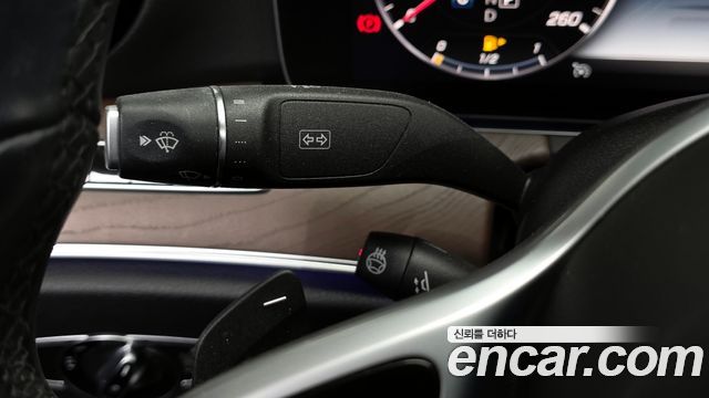 Mercedes-Benz E-Class E300 4MATIC Exclusive