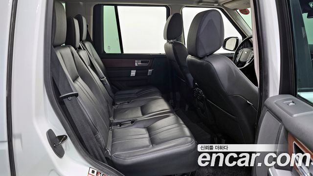Land Rover Discovery 3.0 SDV6 SE