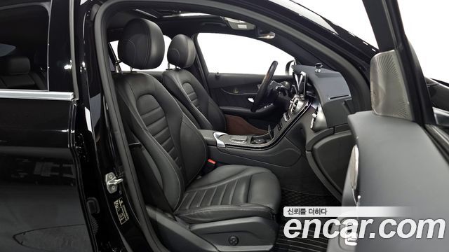 Mercedes-Benz GLC-Class GLC300 4MATIC Premium Coupe