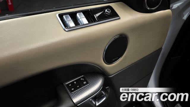 Land Rover Range Rover Sport 3.0 SDV6 HSE Dynamic