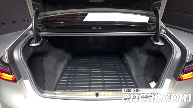 BMW 7-Series 730Ld xDrive Design Pure Excellence