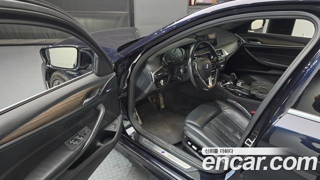 BMW 5-Series 520d xDrive M Sport Package Plus