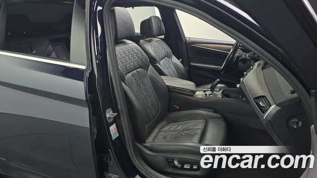 BMW 5-Series 520d xDrive M Sport Package Plus