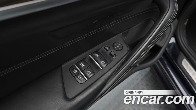 BMW 5-Series 520d xDrive M Sport Package Plus