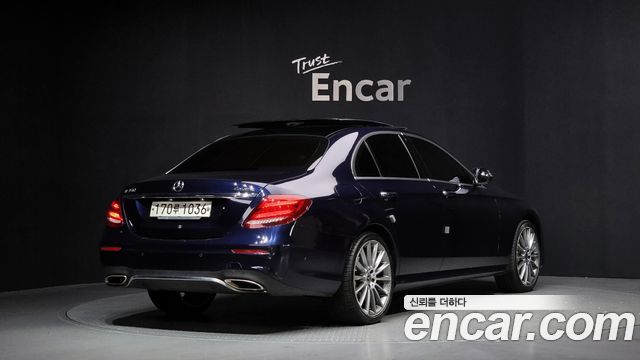Mercedes-Benz E-Class E350 4MATIC AMG Line