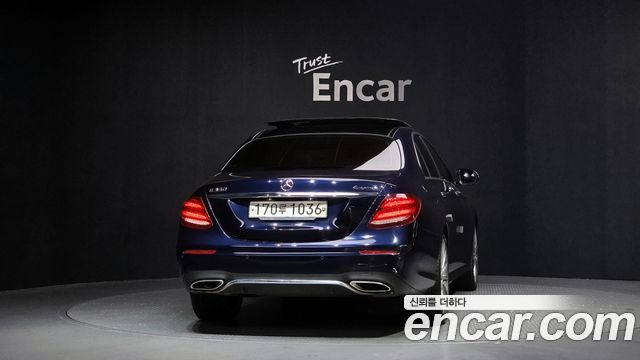 Mercedes-Benz E-Class E350 4MATIC AMG Line