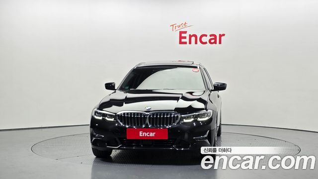BMW 3-Series 320i Touring Luxury