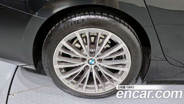 BMW 3-Series 320i Touring Luxury