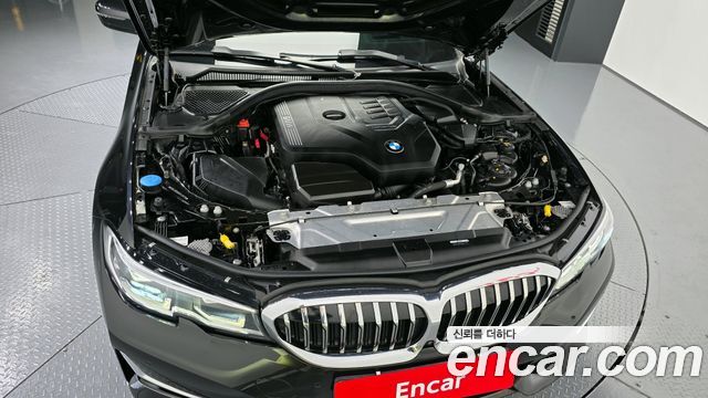 BMW 3-Series 320i Touring Luxury