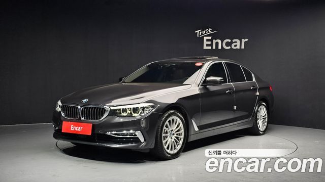 BMW 5-Series 520i Luxury
