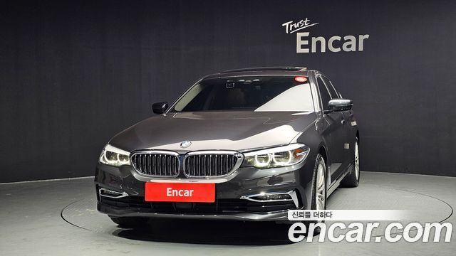 BMW 5-Series 520i Luxury