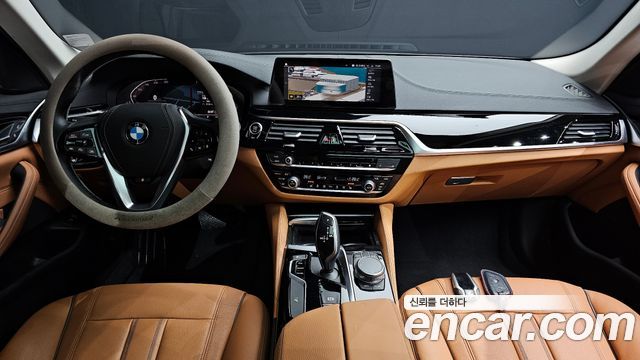 BMW 5-Series 520i Luxury
