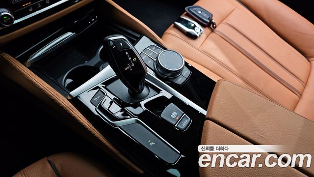 BMW 5-Series 520i Luxury