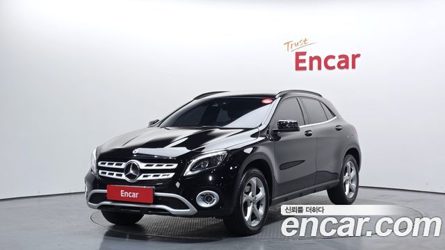 Mercedes-Benz GLA-Class GLA220