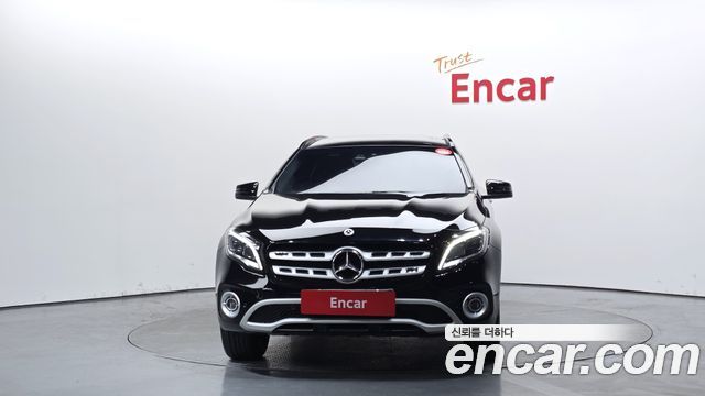 Mercedes-Benz GLA-Class GLA220