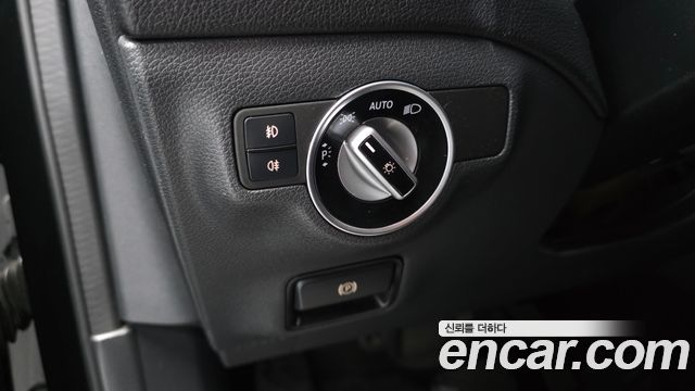 Mercedes-Benz GLA-Class GLA220