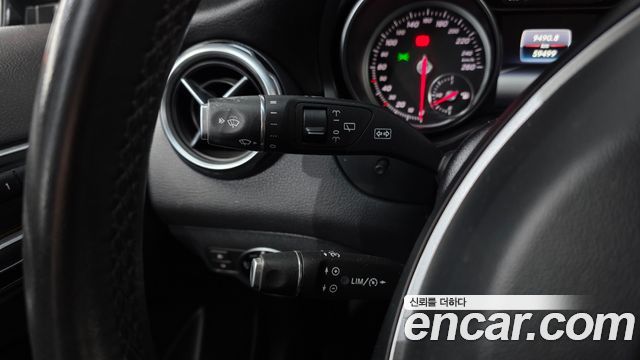 Mercedes-Benz GLA-Class GLA220
