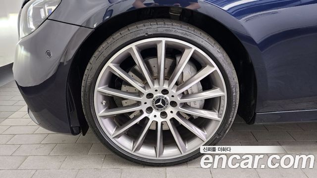 Mercedes-Benz E-Class E350 4MATIC AMG Line