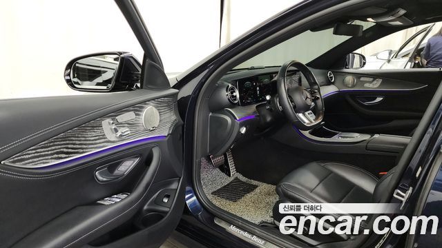 Mercedes-Benz E-Class E350 4MATIC AMG Line