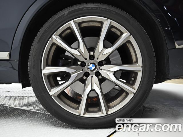 BMW X7 M50i 6STR