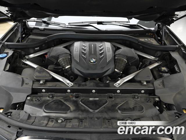 BMW X7 M50i 6STR