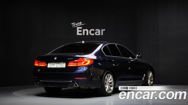 BMW 5-Series 520i Luxury