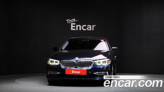 BMW 5-Series 520i Luxury
