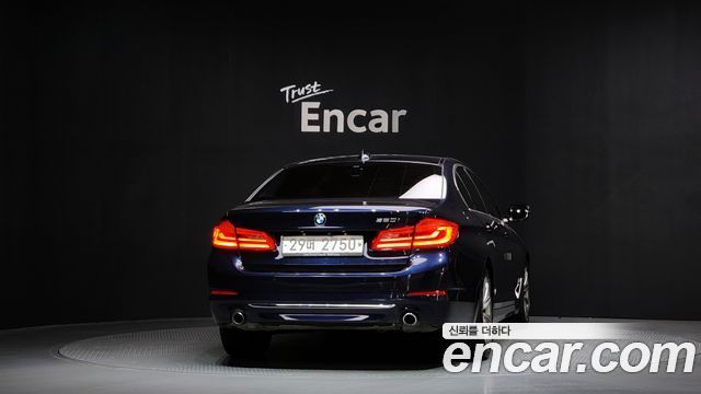 BMW 5-Series 520i Luxury