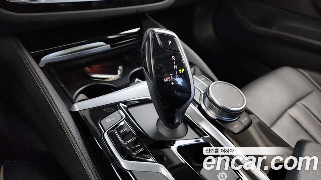 BMW 5-Series 520i Luxury
