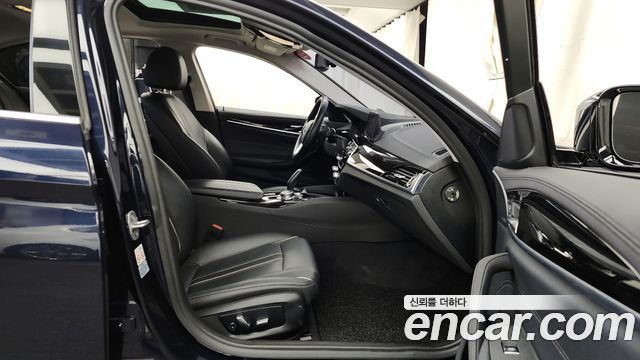 BMW 5-Series 520i Luxury
