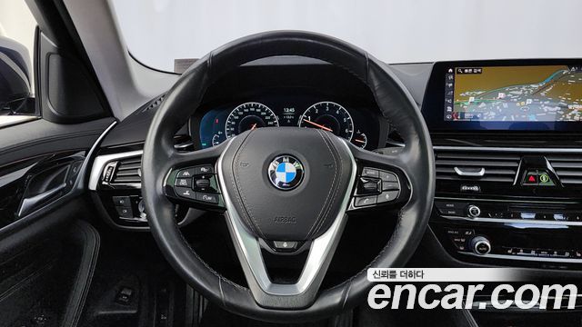 BMW 5-Series 520i Luxury