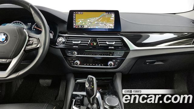 BMW 5-Series 520i Luxury