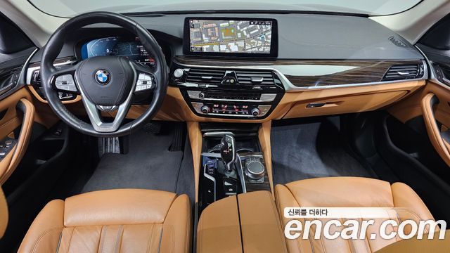 BMW 5-Series 520i Luxury